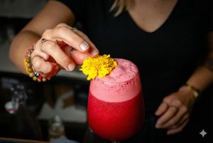 We have a large variety of drinks with and without alcohol

Our craft beers, our handcrafted mock-and cocktails, wines, cava, kombuchas and all kind of teas and coffee at MIMO in Malaga