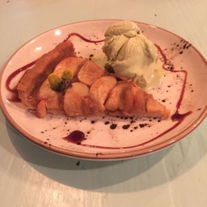 Apple pie, matcha icecream and The Exploding plant at MIMO in Malaga