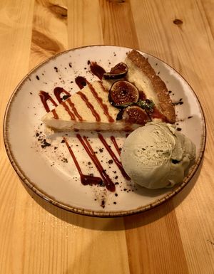 Lemon Tart with pistachio ice cream 🌱 at MIMO in Malaga