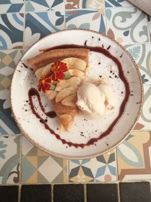 Apple pie with Hazelnut ice cream  at MIMO in Malaga