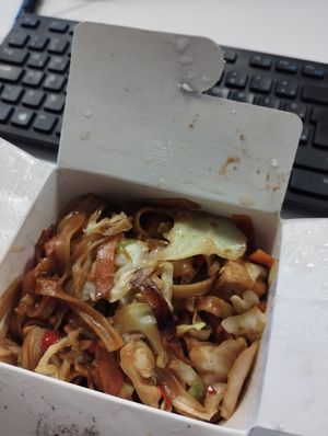 Pad Siew with Tofu at Roza Slon in Ljubljana