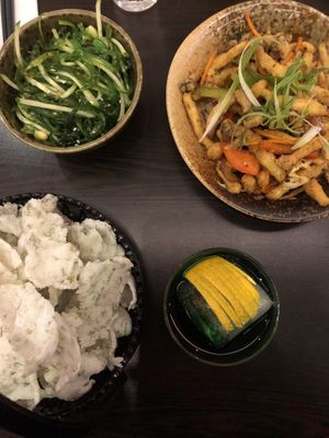 Salt and chilli beech mushroom, seaweed salad, crisps similar to prawn cracker (obvi vegan)  at Suissi Vegan Kitchen  in Glasgow