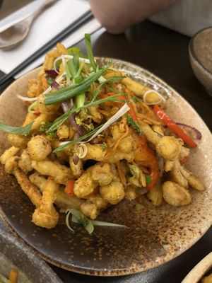 Salt and chilli beech mushrooms 🍄‍🟫 🐐🐐🐐  at Suissi Vegan Kitchen  in Glasgow