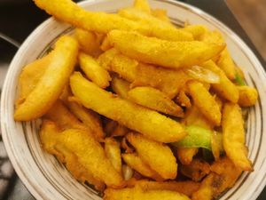 Salt n chilli chips at Suissi Vegan Kitchen  in Glasgow
