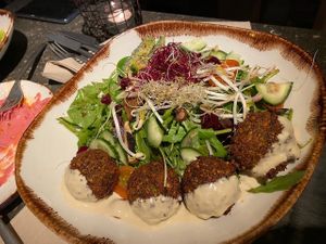 Avocado supergreen con falafel at Honest Greens - Serrano in Madrid