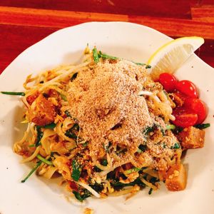 pad thai  at Baan in Seoul