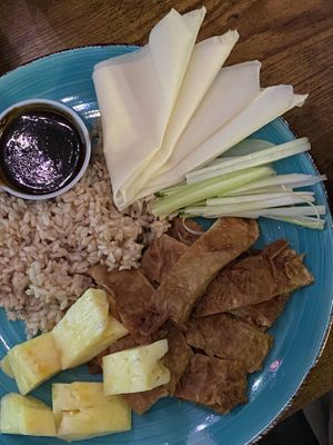 Can you believe this is vegan? 😍 Is the Peking “Duck” 🤤✨ at Chun Vegetarian in Brooklyn