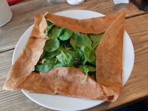 Vegan Bernard with garlic fried potatoes, spinach and vegan cheese at Crêperiet in Lund