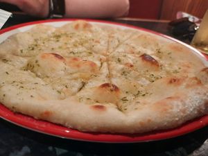 Garlic pizza at Frankie & Benny's in Renfrew