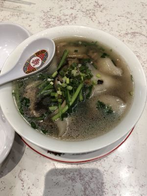 Soupe de raviolis à la farine de patate douce at Le Petit Vegetarien in Paris