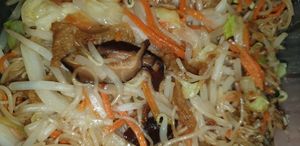 Nouilles sautées aux légumes at Le Petit Vegetarien in Paris