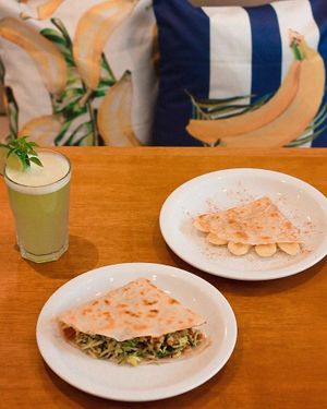 Vegan crepe and mini vegan banana crepe at Creperia N'Areia - Vila in Ihabela