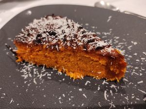 Bolo de cenoura at Curcuma in Vigo
