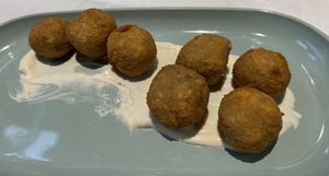 Croquetas caseras con alioli  at Curcuma in Vigo