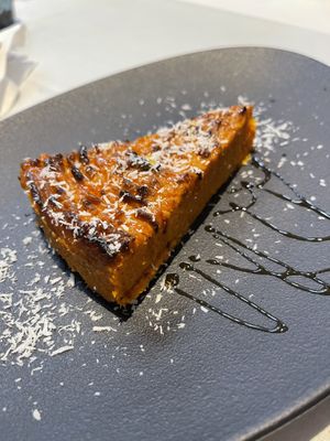 Tarta de zanahoria   at Curcuma in Vigo