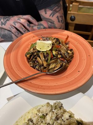 Pad thai  at Curcuma in Vigo