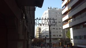 wall sign at Curcuma in Vigo