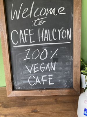 Sign at Cafe Halcyon in Chatan