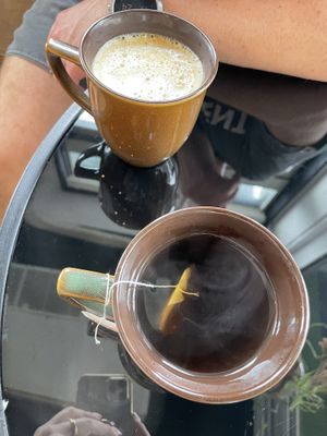 We like those mugs too!  at Cafe Halcyon in Chatan