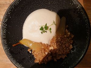 Pear dessert at Tero in Wavre