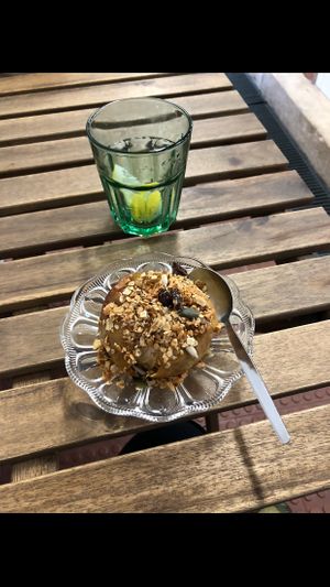 omg delicious and from the owners apple garden  at A Praça in Sintra