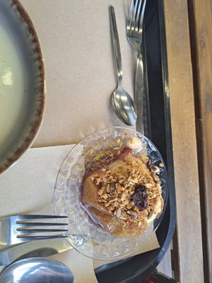Apple baked pie at A Praça in Sintra