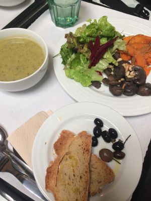 Vegan meal of the day at A Praça in Sintra