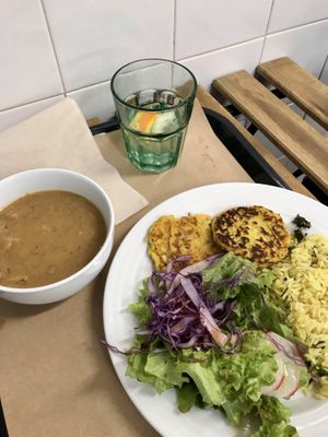 Beans soup, vegetables pancakes with salad and rice, and apple purée. All vegan!😄 at A Praça in Sintra