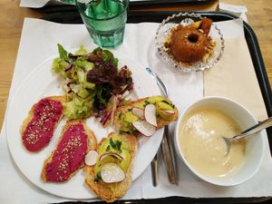 Vegan options at A Praça in Sintra