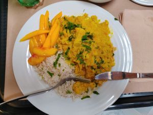 curry with rice and mango at A Praça in Sintra