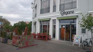 It's on the left as you enter next to the checkout for Veganz. When the weather is nice you can sit outside and enjoy the sun. at Element 5 - Warschauer Str in Berlin
