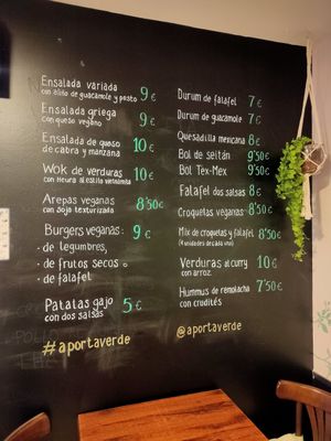 Tabla platos at A Porta Verde in Santiago De Compostela