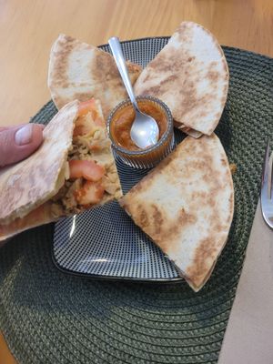 Quesadilla de huera, very good. Lightly spicy salsa was welcome at A Porta Verde in Santiago De Compostela