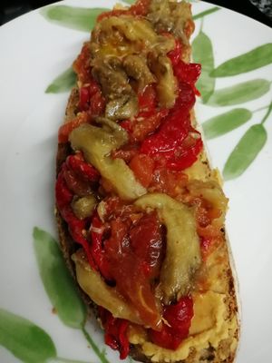 Tosta de escalibada at A Porta Verde in Santiago De Compostela