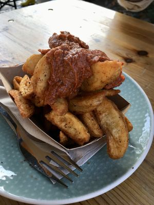Wedges mit Chillihummus at Gustav Grün in Paderborn