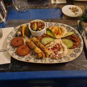 Veganer Teller at Damas in Zurich