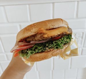 Impossible burger at Honeybee Burger in Los Angeles