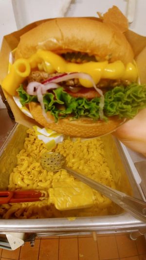 Mac and cheese burger at Honeybee Burger in Los Angeles