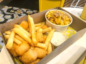 Classic Frots and Mac N Cheese  at Honeybee Burger in Los Angeles