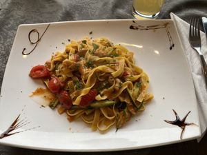 Tagliatelle mit Steinpilz und Zucchini/Kirschtomaten  at Allegro in Guenzburg