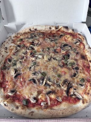 Vegane Pizza Funghi mit Kapern  at Allegro in Guenzburg