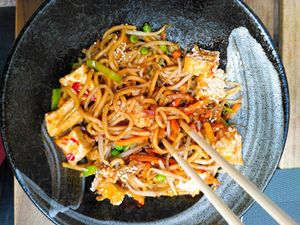 Rahmen Gemüse Pfanne mit Tofu at Uncle Van - Steingasse in Salzburg