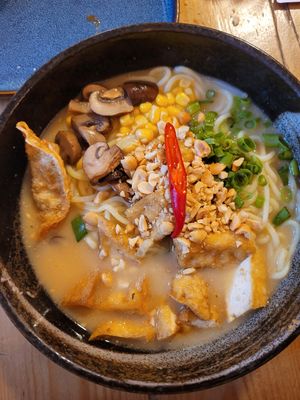 Ramen with Tofu at Uncle Van - Steingasse in Salzburg