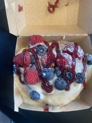 Very berry  #Veganuary at Cinnaholic - Blue Diamond in Las Vegas