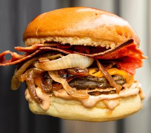 Bacon burger at Mōpa in Paris