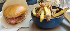 The vegan Bacon burger at Mōpa in Paris