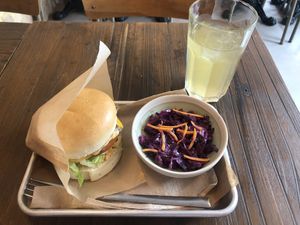 The “cheese” burger at Mōpa in Paris