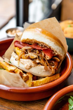 bacon burger at Mōpa in Paris