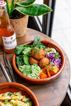 bowl at Mōpa in Paris