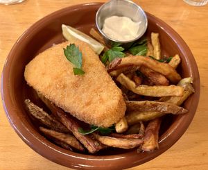 “Fish & chips”   at Mōpa in Paris